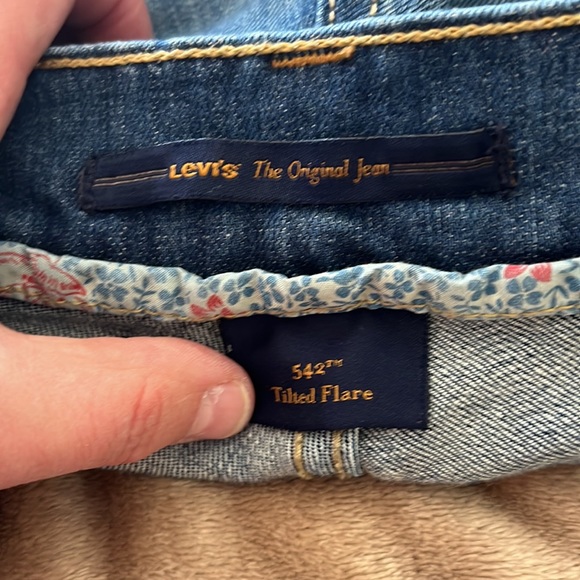 Original Levi’s 540s to tilted flare. In like new condition. Size 12 medium - Picture 3 of 5